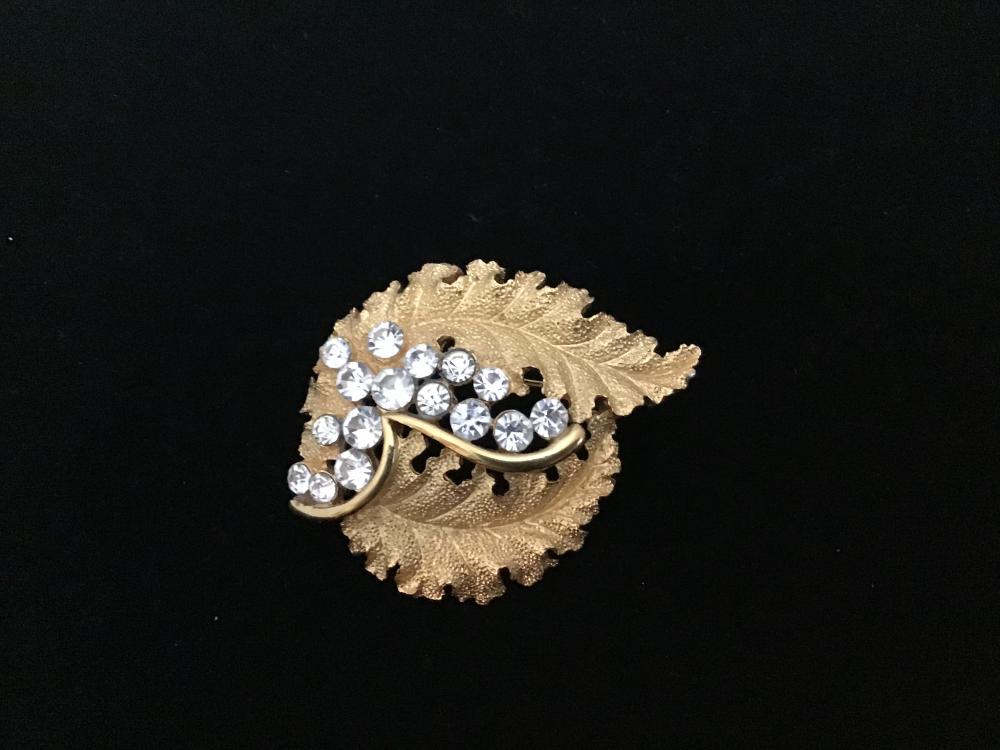 Weiss rhinestone pin 1950s brooch clear yellow stones
